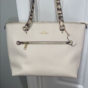 Coach zipped tote